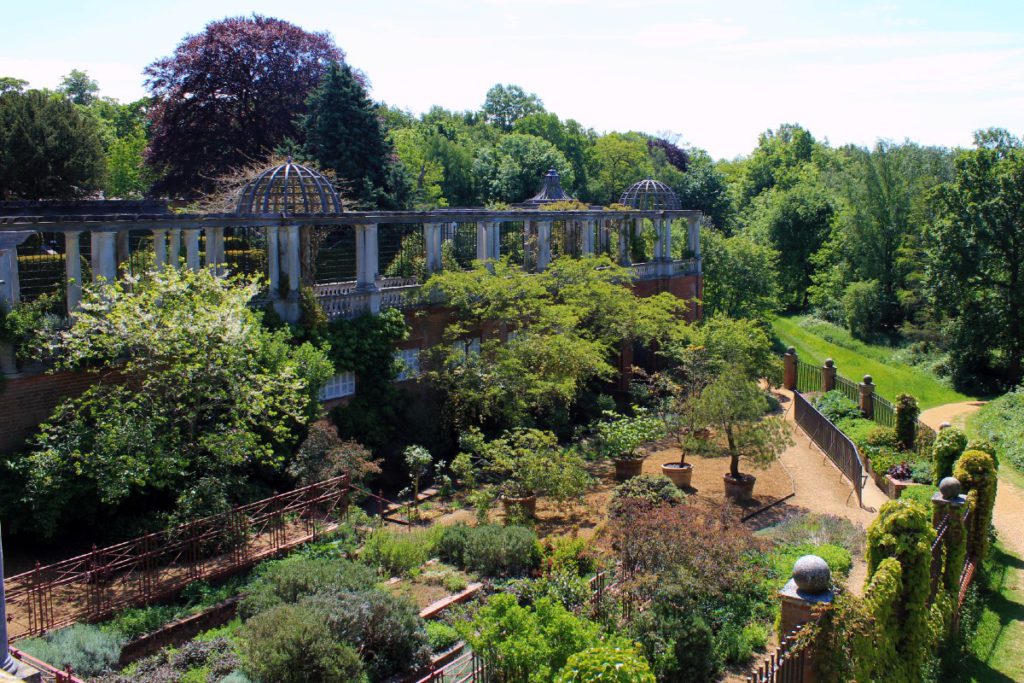 Hill Garden Pergola in Hampstead